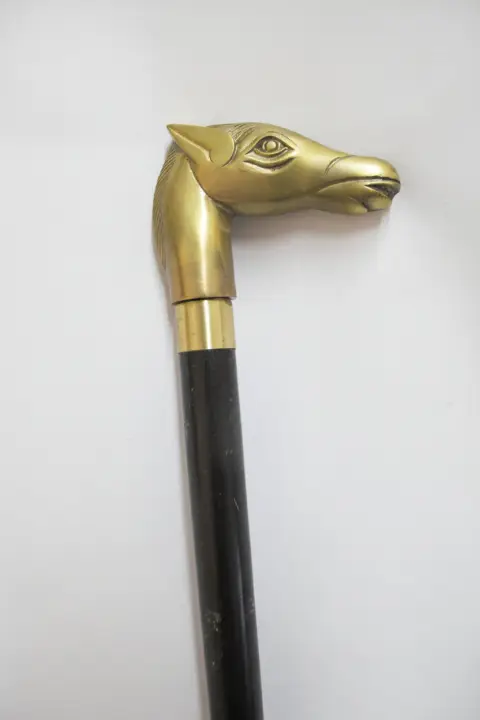 Vintage Brass Horse Head Wood Walking Stick Cane Hidden Cork Screw, photo 4 of 11