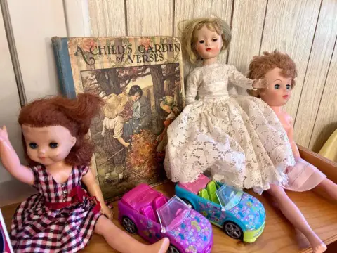 Photo from The Brazee Grant Estate Sale