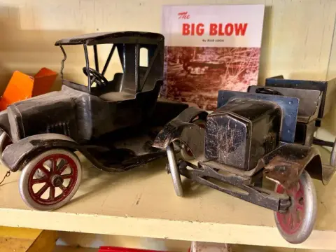 Photo from The Brazee Grant Estate Sale